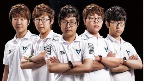 Theshy油管第一期访谈节目邀请韩国女团Kep1er成员