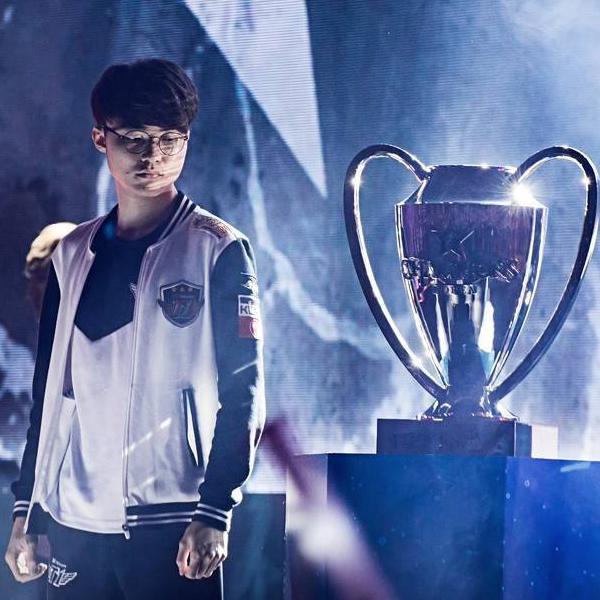 英雄联盟季中杯：JDG击败DRX晋级，网友热议：Cvmax的BP太烂了